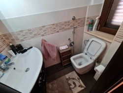 Bilocale Ristrutturato Arredato Design Via De Nava 50 Mq