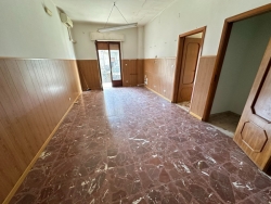 Ampio Appartamento Via Pasquale Andiloro 142 Mq