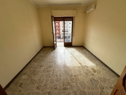 Ampio Appartamento Via Pasquale Andiloro 142 Mq