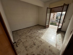 Ampio Appartamento Via Pasquale Andiloro 142 Mq