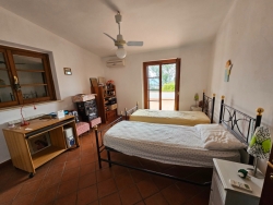 Splendida Villa Due Livelli 282 Mq + Corte + Terreni 2638 Mq Sala Mosorrofa
