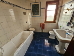 Splendida Villa Due Livelli 282 Mq + Corte + Terreni 2638 Mq Sala Mosorrofa