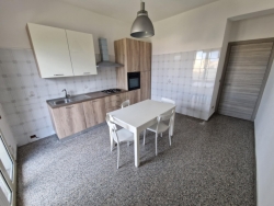 Appartamento Ristrutturato Vuoto Panoramico + Posto Auto Via Petrara 125 Mq