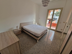 Appartamento Ristrutturato Vuoto Panoramico + Posto Auto Via Petrara 125 Mq