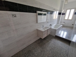 Appartamento Ristrutturato Vuoto Panoramico + Posto Auto Via Petrara 125 Mq