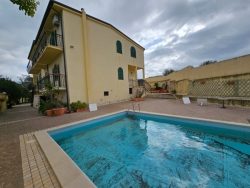 Prestigiosa Villa Indipendente Luminosa e Panoramica + Piscina + Garage + Giardino Pellaro