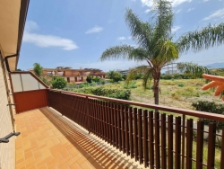 Elegante Villetta a Schiera Panoramica + Giardino + Terrazzo + Garage + Posto Auto Gallico