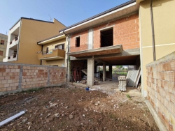Villetta Rustica 2 Livelli 160 Mq + Corte 110 Mq Campo Calabro 