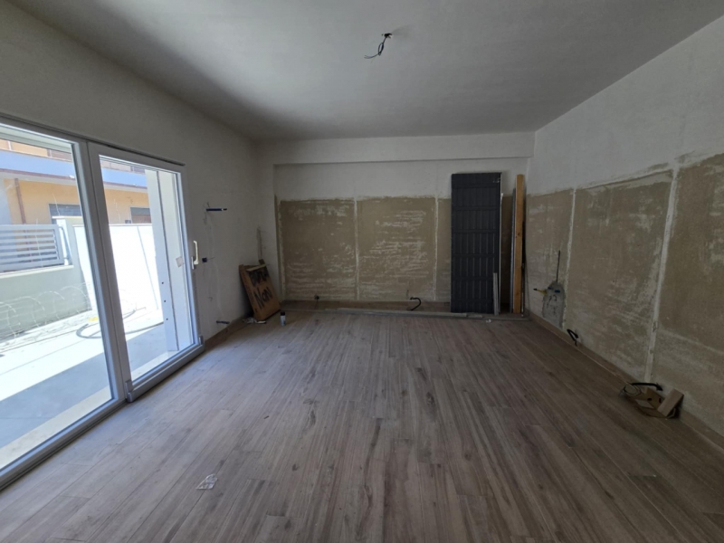Villa Indipendente Di Nuova Costruzione Con Corte e Garage Sbarre Inferiori