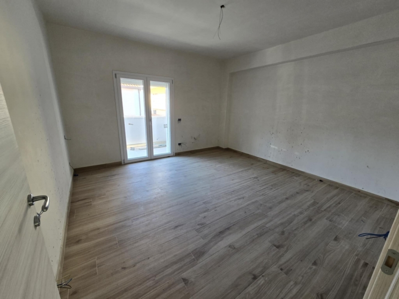 Villa Indipendente Di Nuova Costruzione Con Corte e Garage Sbarre Inferiori