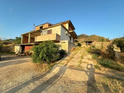 Villa Rustica Indipendente 780 Mq Panoramica Con Giardino 1400 Mq Santa Trada