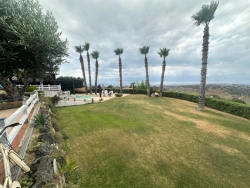 Elegante Villa Indipendente Super Panoramica Con Piscina Aretina
