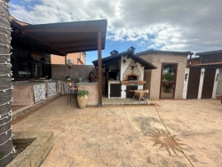 Elegante Villa Indipendente Super Panoramica Con Piscina Aretina