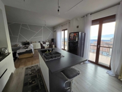 Prestigioso Appartamento Panoramico Via Torricelli Pescatori