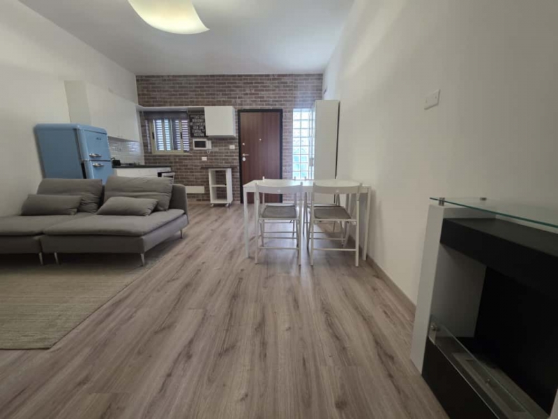 Appartamento Indipendente Ristrutturato Arredato Via Trabocchetto II 