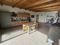 Villa Indipendente o Bifamiliare 400 Mq + Giardino di 2000 Mq con Piscina - Gallina