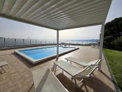 Villa Indipendente o Bifamiliare 400 Mq + Giardino di 2000 Mq con Piscina - Gallina