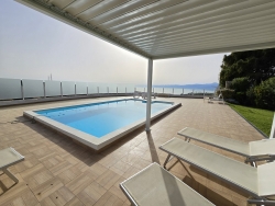 Villa Indipendente o Bifamiliare 400 Mq + Giardino di 2000 Mq con Piscina - Gallina
