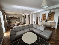 Villa Indipendente o Bifamiliare 400 Mq + Giardino di 2000 Mq con Piscina - Gallina