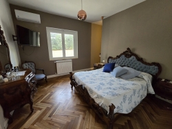 Villa Indipendente o Bifamiliare 400 Mq + Giardino di 2000 Mq con Piscina - Gallina