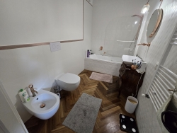 Villa Indipendente o Bifamiliare 400 Mq + Giardino di 2000 Mq con Piscina - Gallina