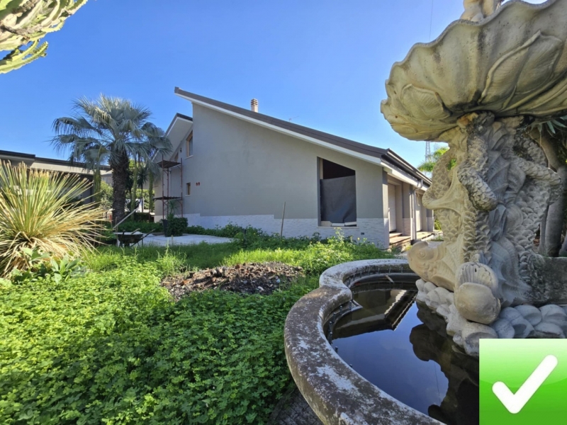 Villa Di Pregio Unifamiliare 344 mq con 1000 mq di Giardino