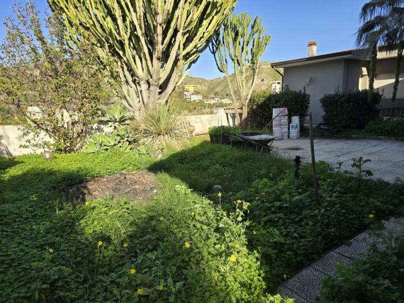 Villa Di Pregio Unifamiliare 344 mq con 1000 mq di Giardino