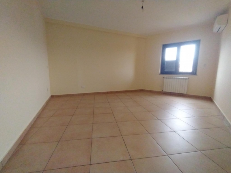 Ampio Appartamento Panoramico + Posto Auto Modena 160 Mq