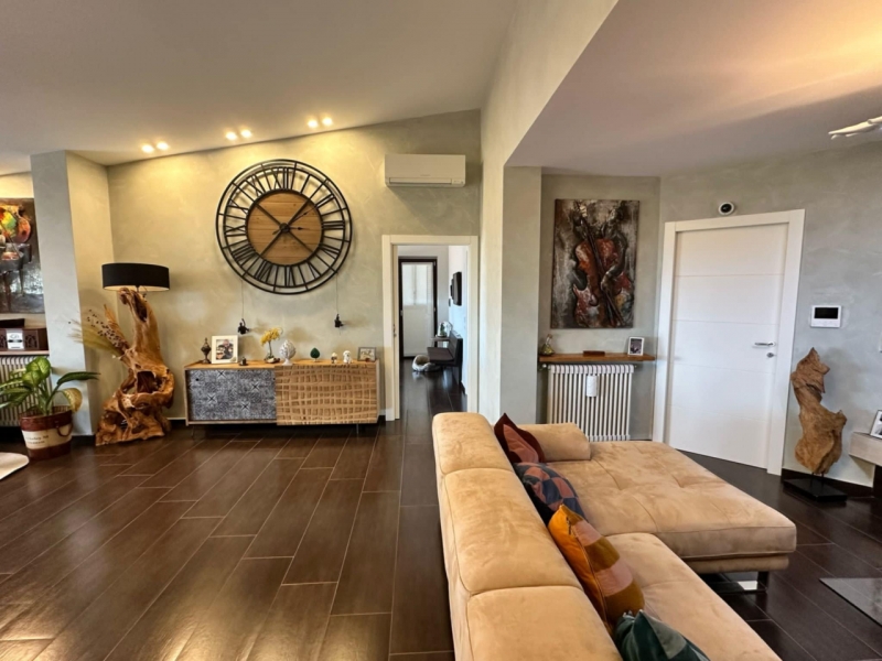 Splendido Attico Vista Mare + Lastrico + Garage Pentimele