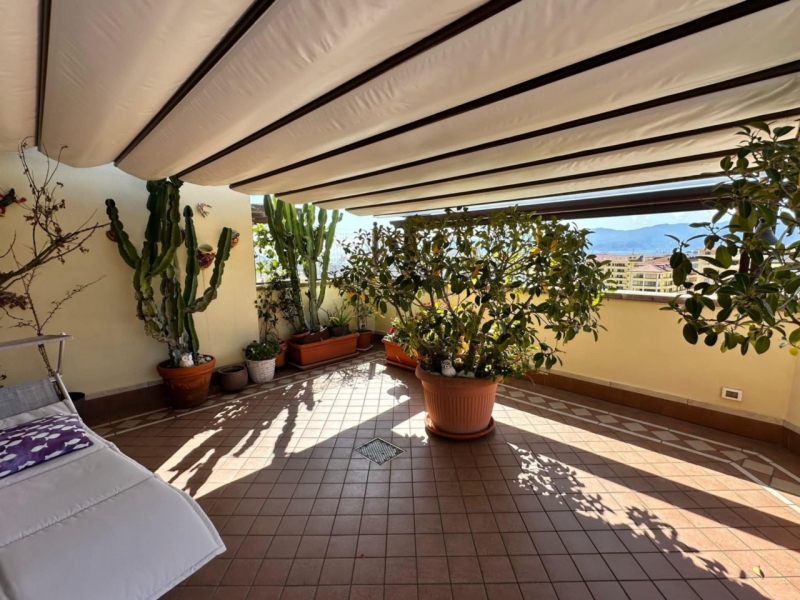 Splendido Attico Vista Mare + Lastrico + Garage Pentimele