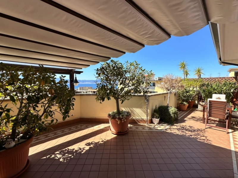 Splendido Attico Vista Mare + Lastrico + Garage Pentimele