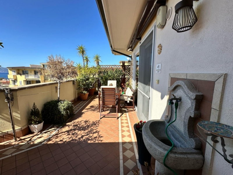 Splendido Attico Vista Mare + Lastrico + Garage Pentimele