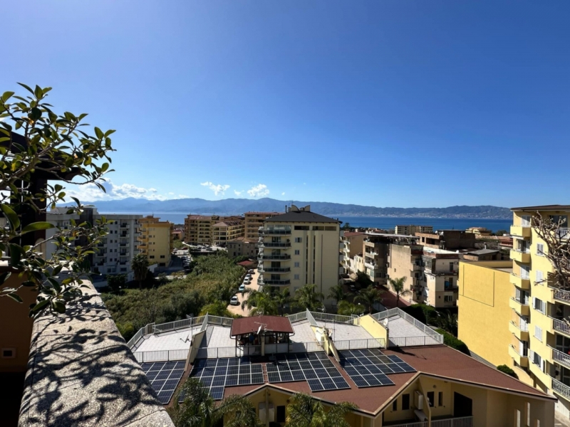 Splendido Attico Vista Mare + Lastrico + Garage Pentimele