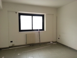Ufficio 200 Mq Con Ampia Corte di 100 Mq e Area Parcheggio Arangea 200 Mq