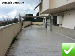 Ufficio 200 Mq Con Ampia Corte di 100 Mq e Area Parcheggio Arangea 200 Mq
