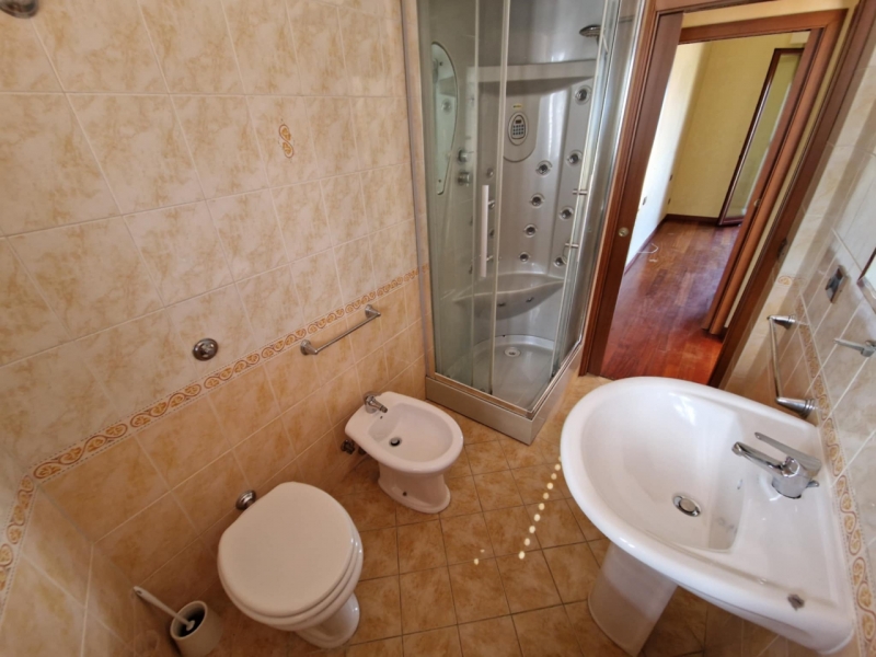 Luminoso Appartamento Villini Svizzeri 100 Mq