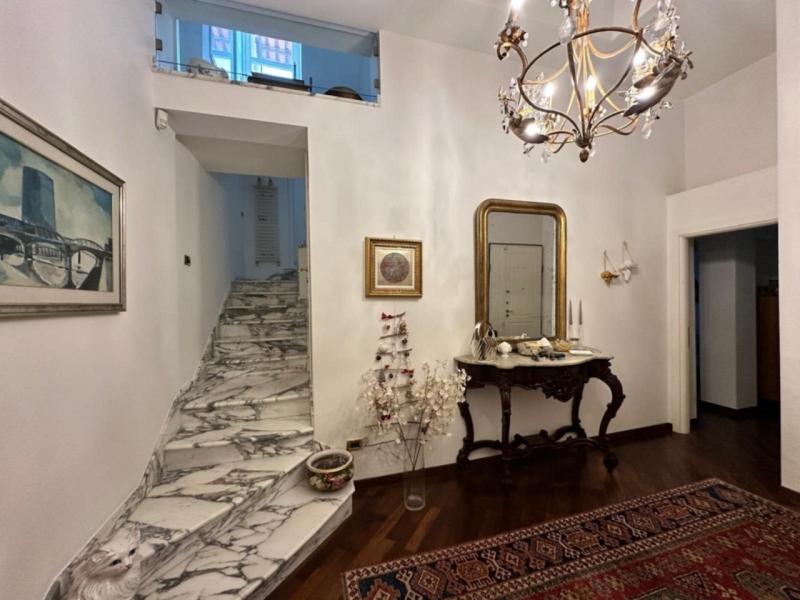 Prestigioso Immobile 165 Mq Su Due Livelli + 100 Mq Di Terrazzi Centro Città