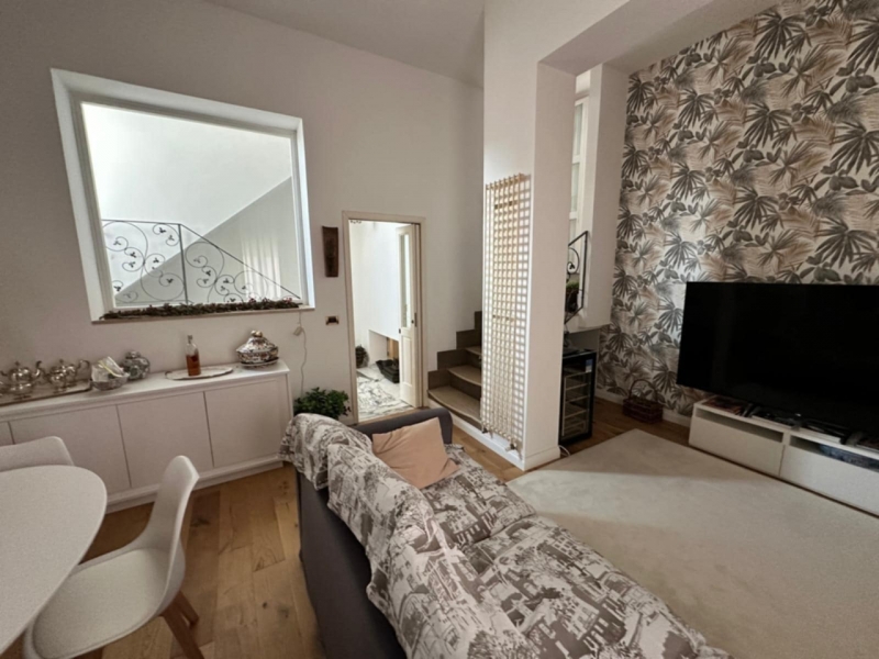 Prestigioso Immobile 165 Mq Su Due Livelli + 100 Mq Di Terrazzi Centro Città