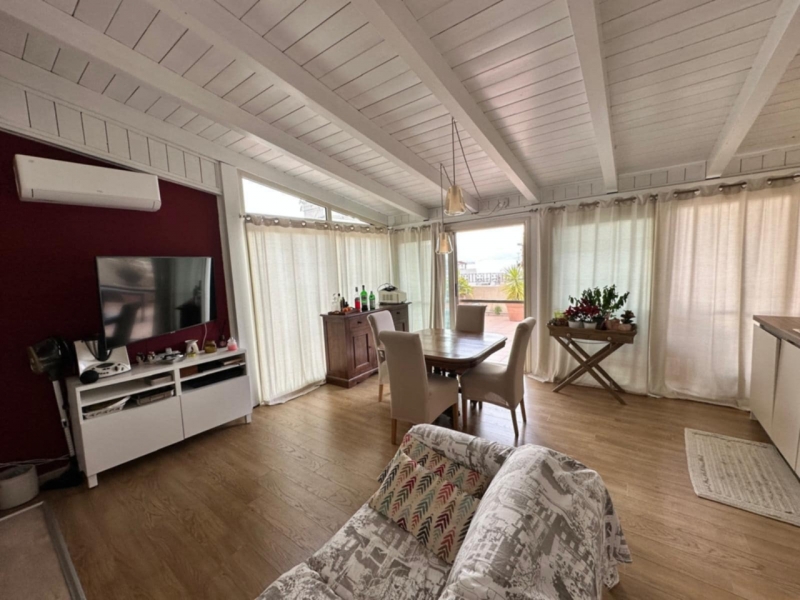 Prestigioso Immobile 165 Mq Su Due Livelli + 100 Mq Di Terrazzi Centro Città