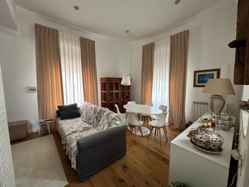 Prestigioso Immobile 165 Mq Su Due Livelli + 100 Mq Di Terrazzi Centro Città