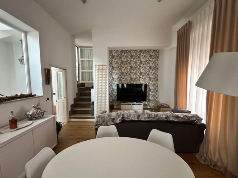 Prestigioso Immobile 165 Mq Su Due Livelli + 100 Mq Di Terrazzi Centro Città