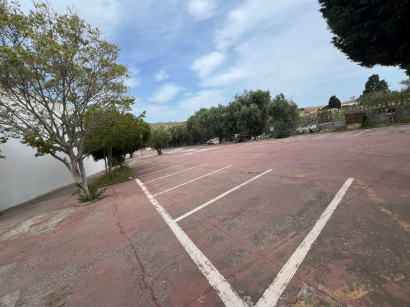 Villetta A Schiera Su Due Livelli + Cortile + Posti Auto Lazzaro 