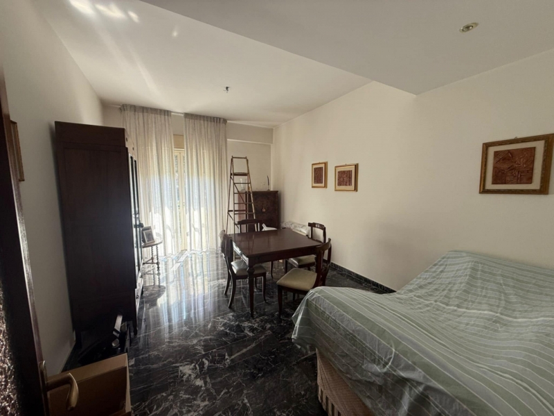 Ampio Appartamento Via Rausei 139 Mq 
