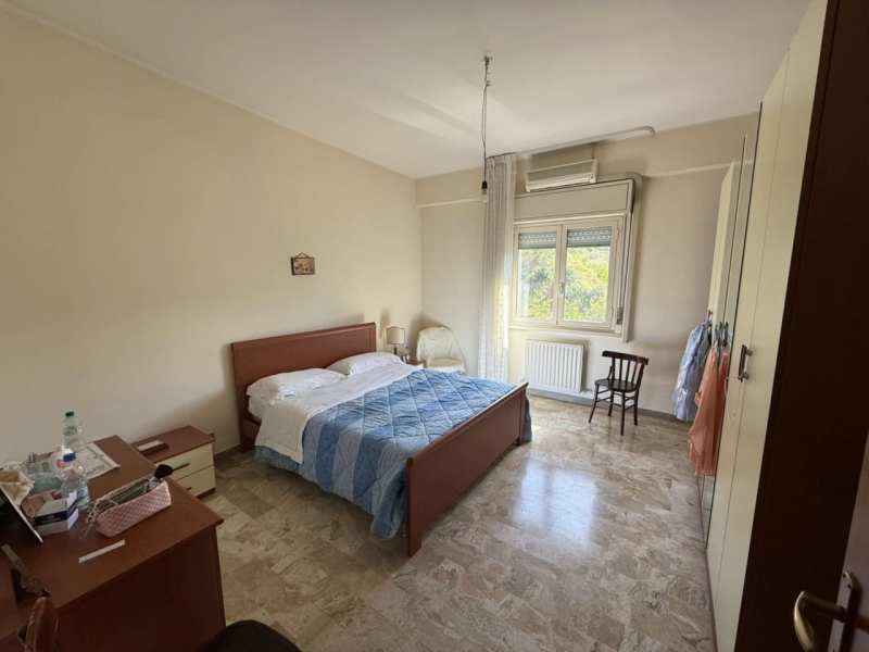 Ampio Appartamento Via Rausei 139 Mq 