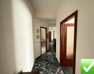 Ampio Appartamento Via Rausei 139 Mq 