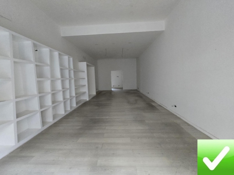 Locale Commerciale + Cortile Centro 114 Mq 