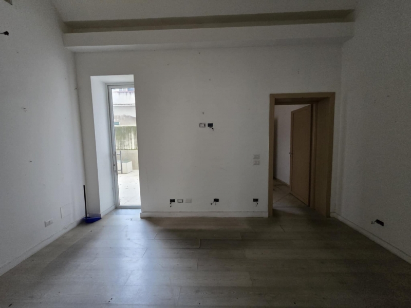 Locale Commerciale + Cortile Centro 114 Mq 