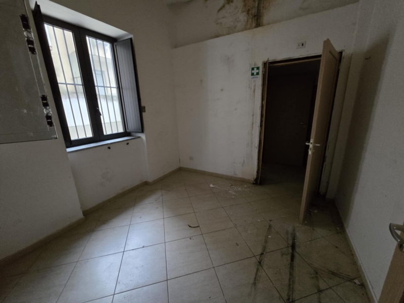 Locale Commerciale + Cortile Centro 114 Mq 