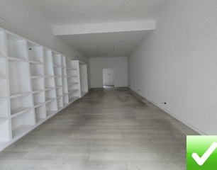 Locale Commerciale + Cortile Centro 114 Mq 