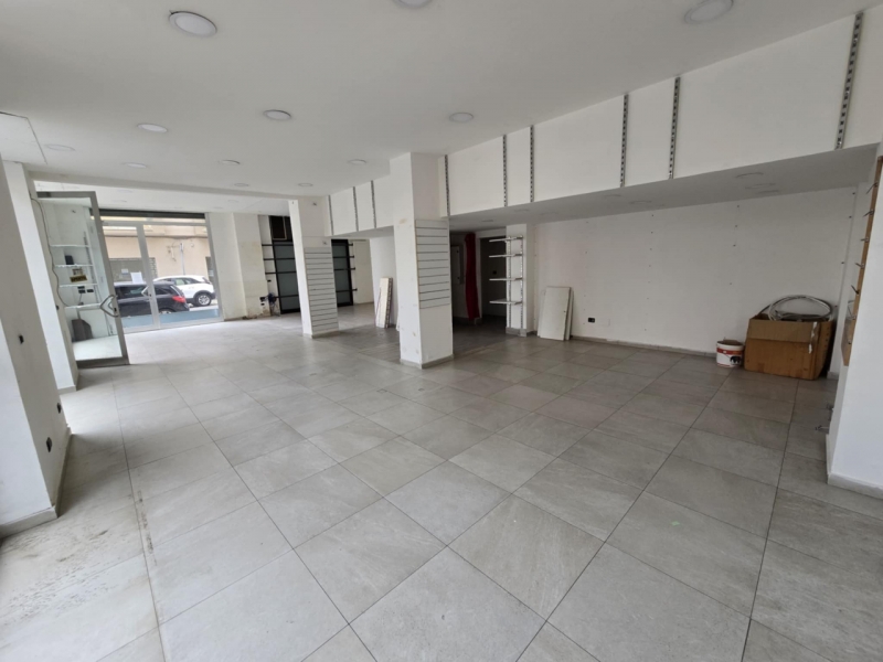 Locale Commerciale 5 Vetrine Viale Aldo Moro